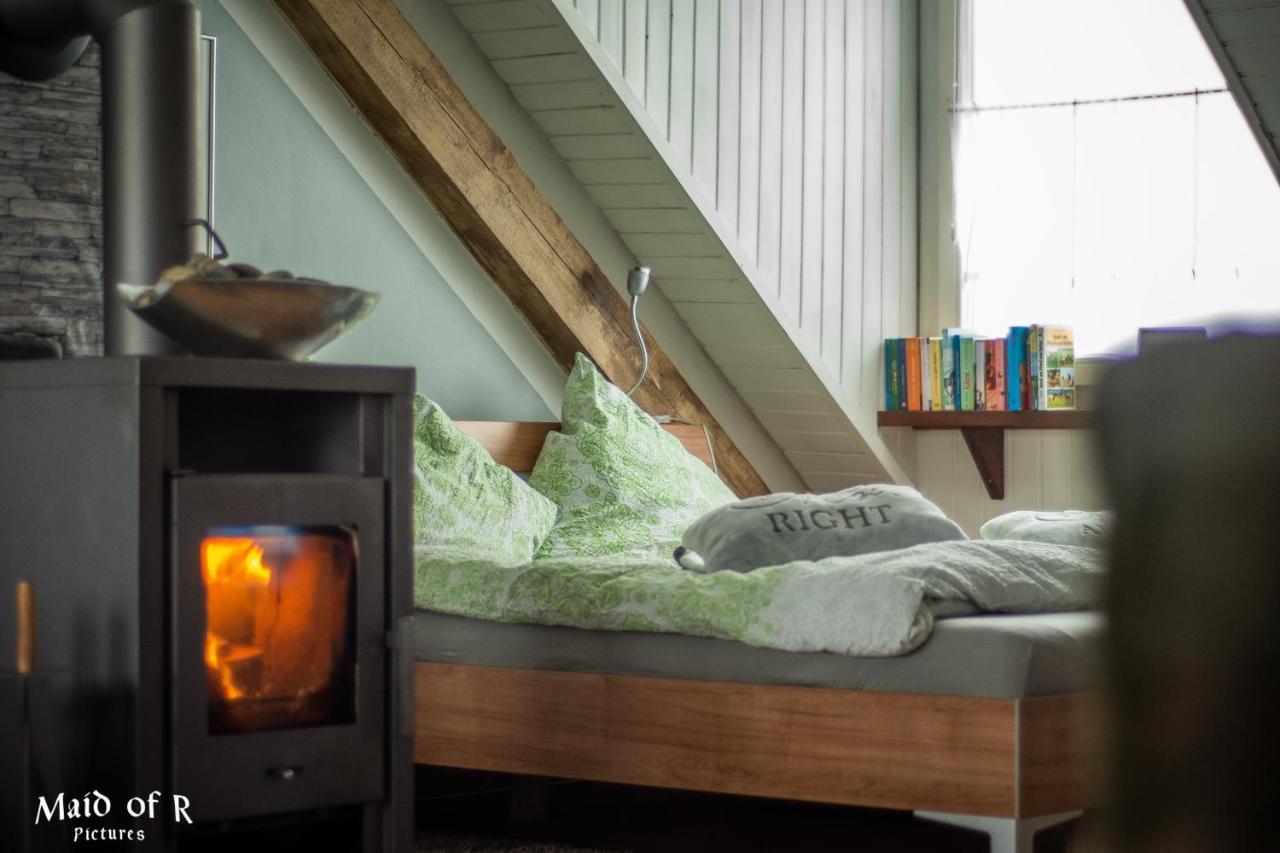 Hof Vierzehnender Im Hohen Venn - 70Qm Fachwerk-Studio - Grosses Wohn-Schlafzimmer Mit Dachterrasse Und Kaminofen - Separate Kueche - Perfekt Fuer Paare - Monschau - Eifel - Hunde Willkommen - Islandpferde Exterior photo
