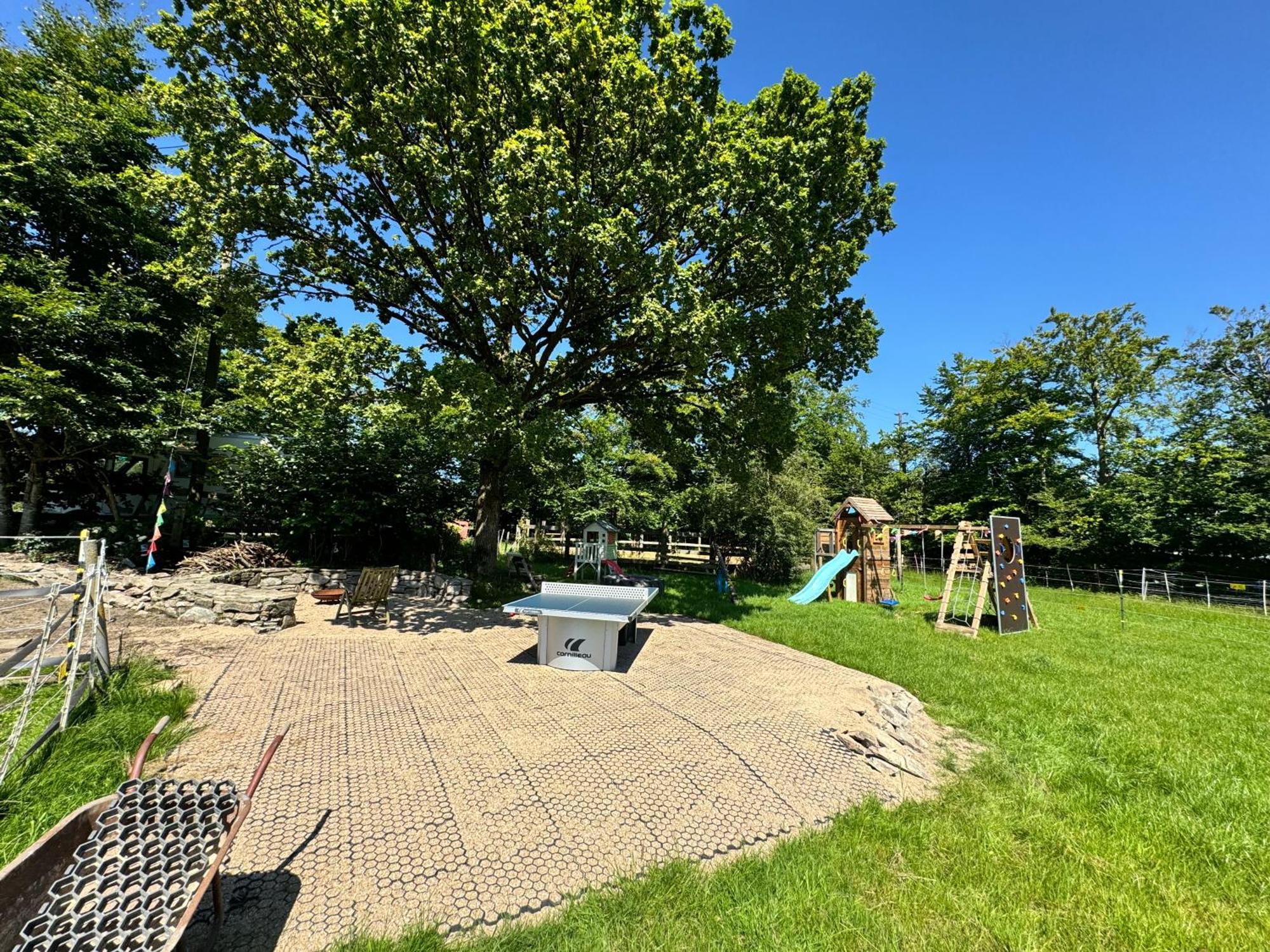 Hof Vierzehnender Im Hohen Venn - 70Qm Fachwerk-Studio - Grosses Wohn-Schlafzimmer Mit Dachterrasse Und Kaminofen - Separate Kueche - Perfekt Fuer Paare - Monschau - Eifel - Hunde Willkommen - Islandpferde Exterior photo